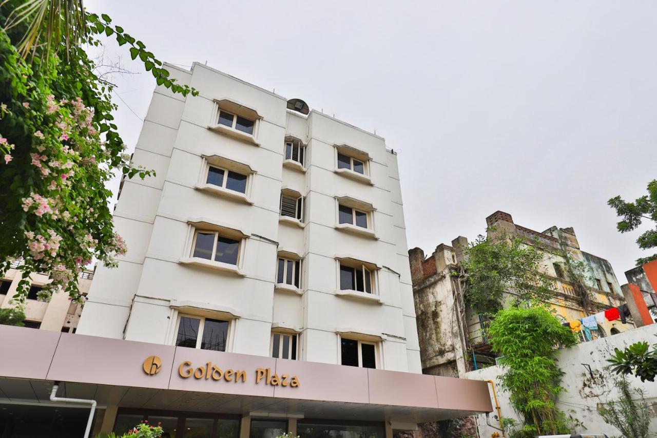 Oyo 2351 Hotel Golden Plaza Αχμπανταμπάντ Εξωτερικό φωτογραφία